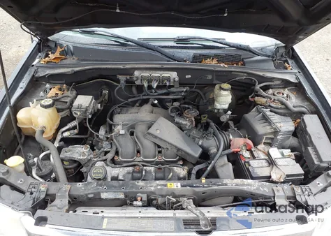 2008 Ford Escape Xlt z USA, uszkodzony, nr VIN 1FMCU93178KB52119